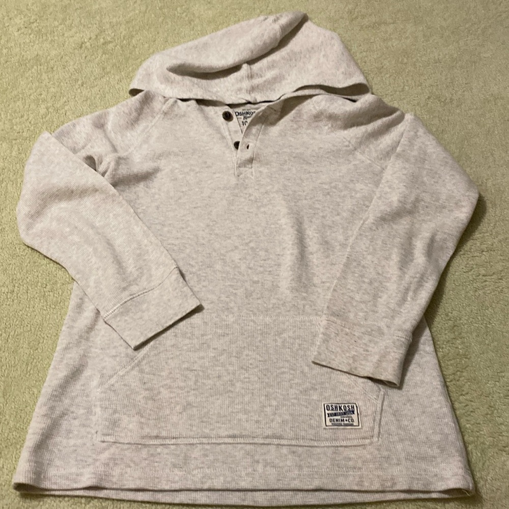 High quality shirt for boys 10 years with long sleeves and hoodie.